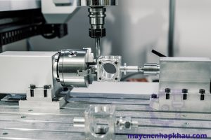 Công dụng của máy tiện CNC