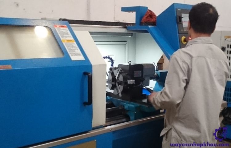 Hướng dẫn vệ sinh máy CNC định kỳ đúng cách