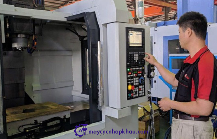 Đứng máy CNC là gì? Các kỹ năng và công việc của một người đứng máy CNC