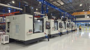 Nh&agrave; m&aacute;y sản xuất khu&ocirc;n &eacute;p nhựa tập đo&agrave;n FDI sử dụng m&aacute;y CNC HISION